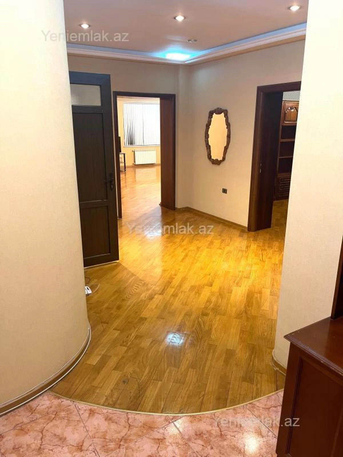 Satılır 3 otaqlı yeni tikili 175 m²