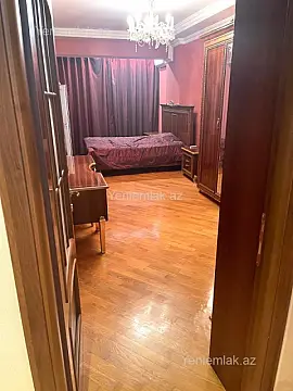 Satılır 3 otaqlı yeni tikili 175 m²