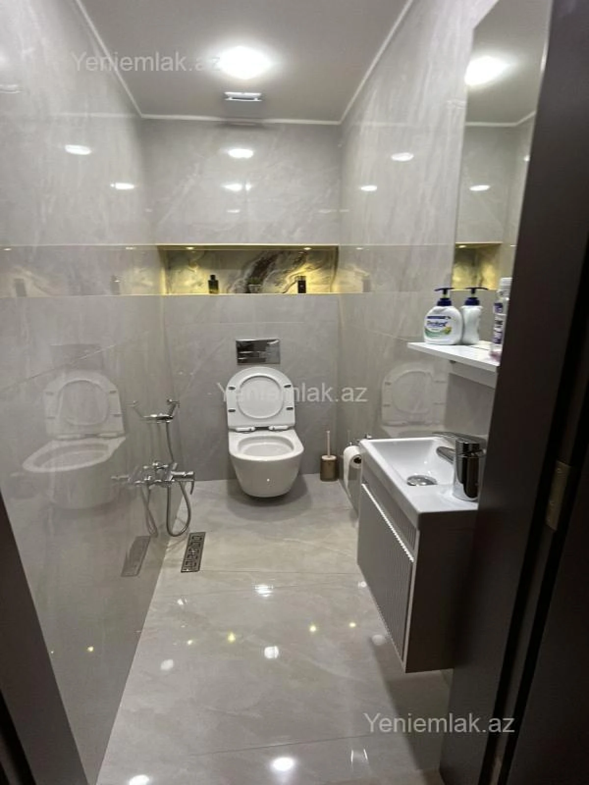 Satılır 4 otaqlı yeni tikili 165 m²