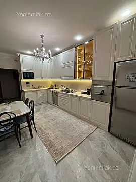 Satılır 4 otaqlı yeni tikili 165 m²