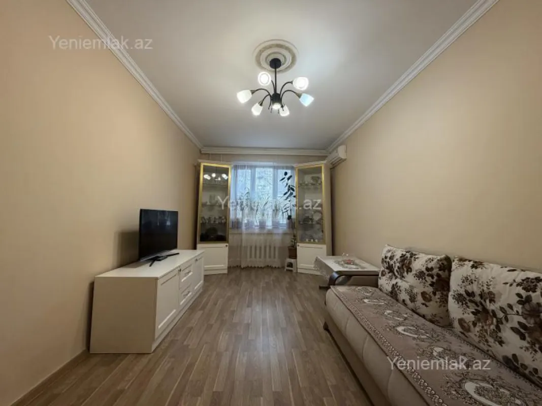 Satılır 3 otaqlı köhnə tikili 70 m²