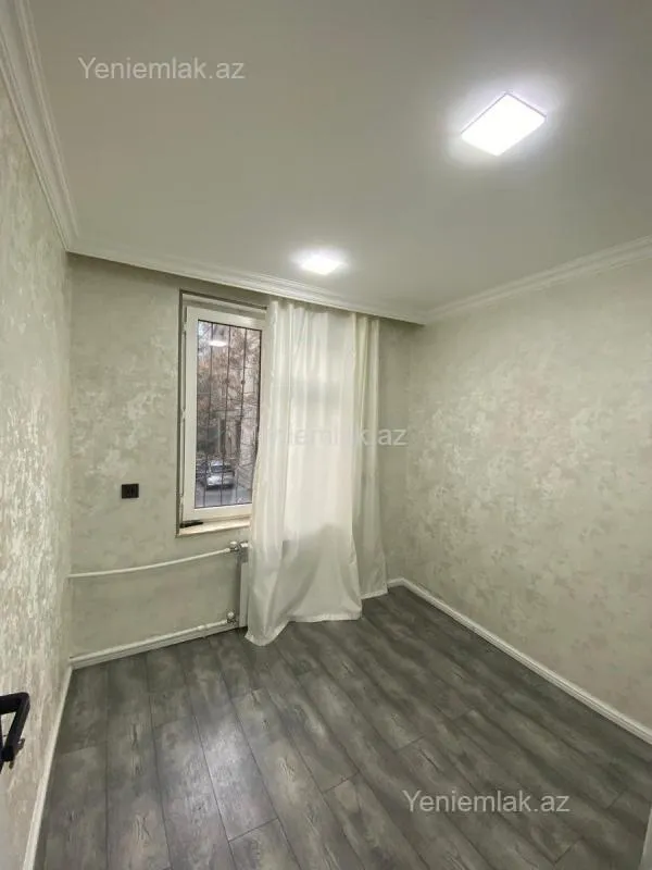 Satılır 2 otaqlı köhnə tikili 45 m²