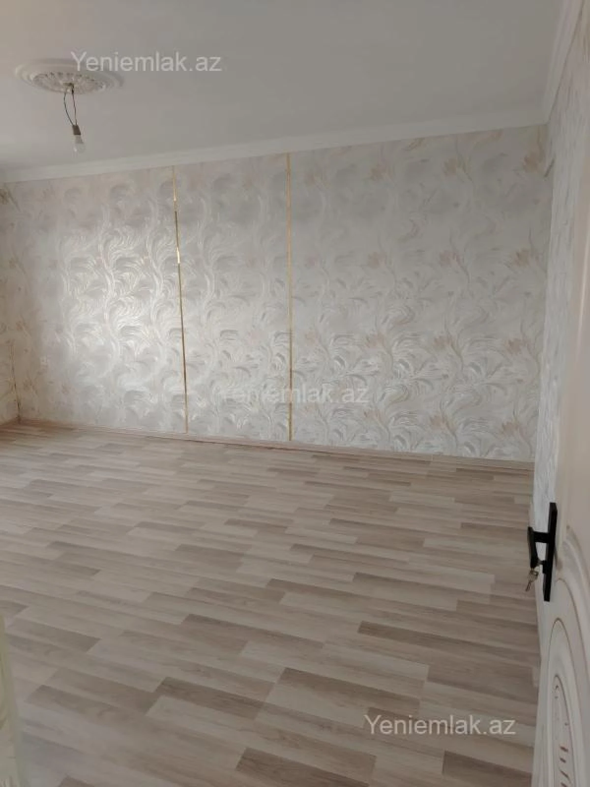 Satılır 2 otaqlı köhnə tikili 52 m²