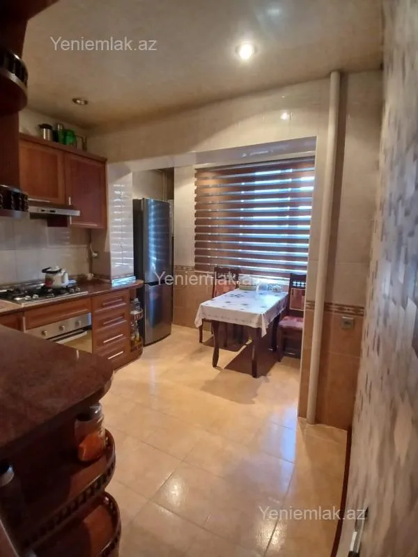 Satılır 4 otaqlı köhnə tikili 115 m²