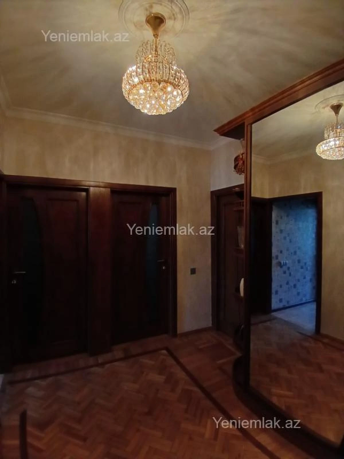 Satılır 4 otaqlı köhnə tikili 115 m²
