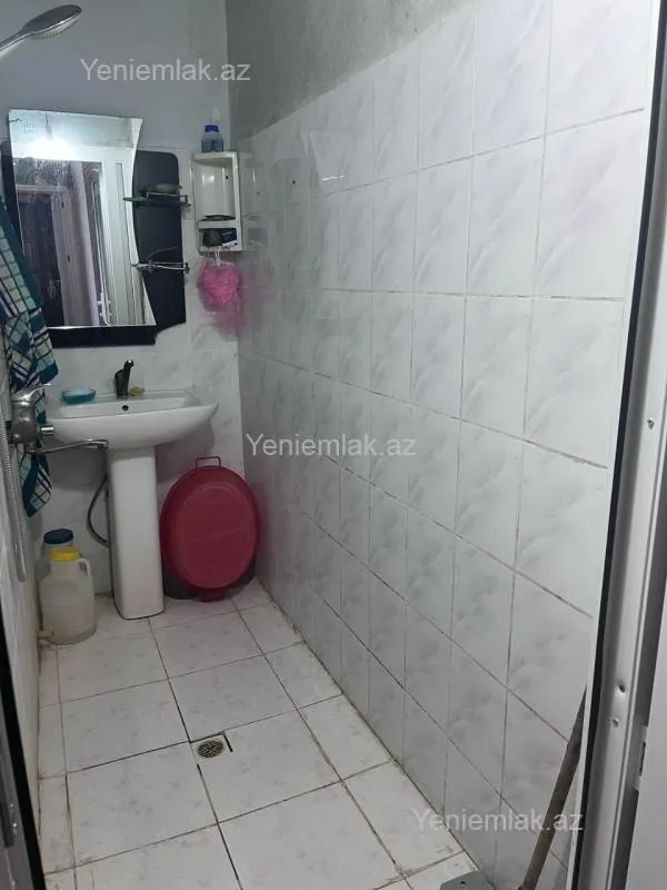Satılır 2 otaqlı köhnə tikili 55 m²
