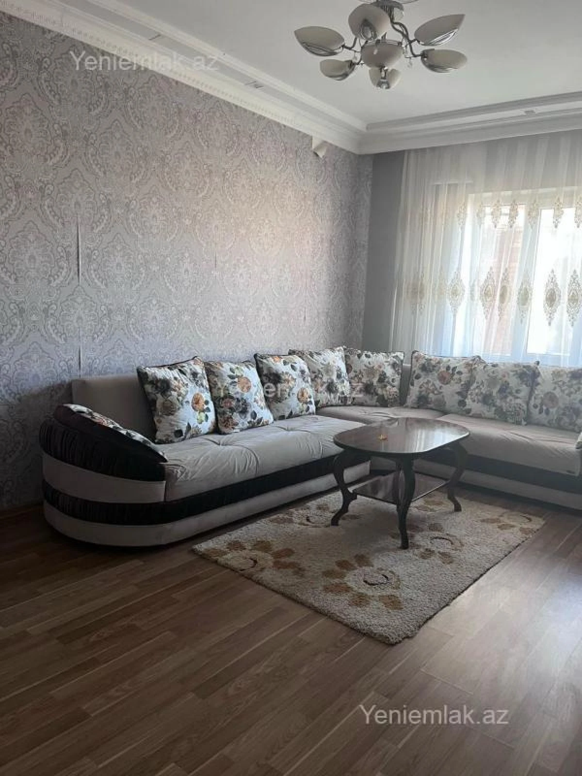 Satılır 2 otaqlı köhnə tikili 55 m²
