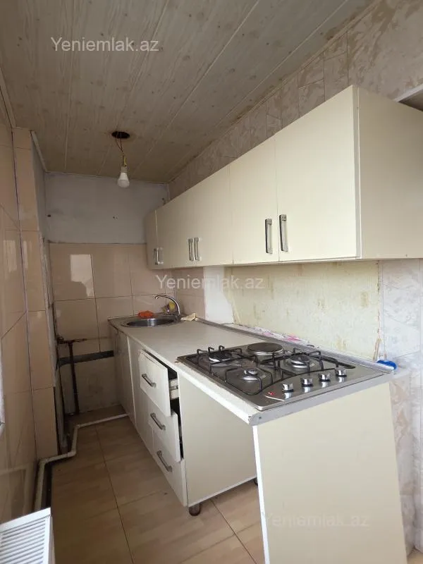 Satılır 2 otaqlı köhnə tikili 45 m²