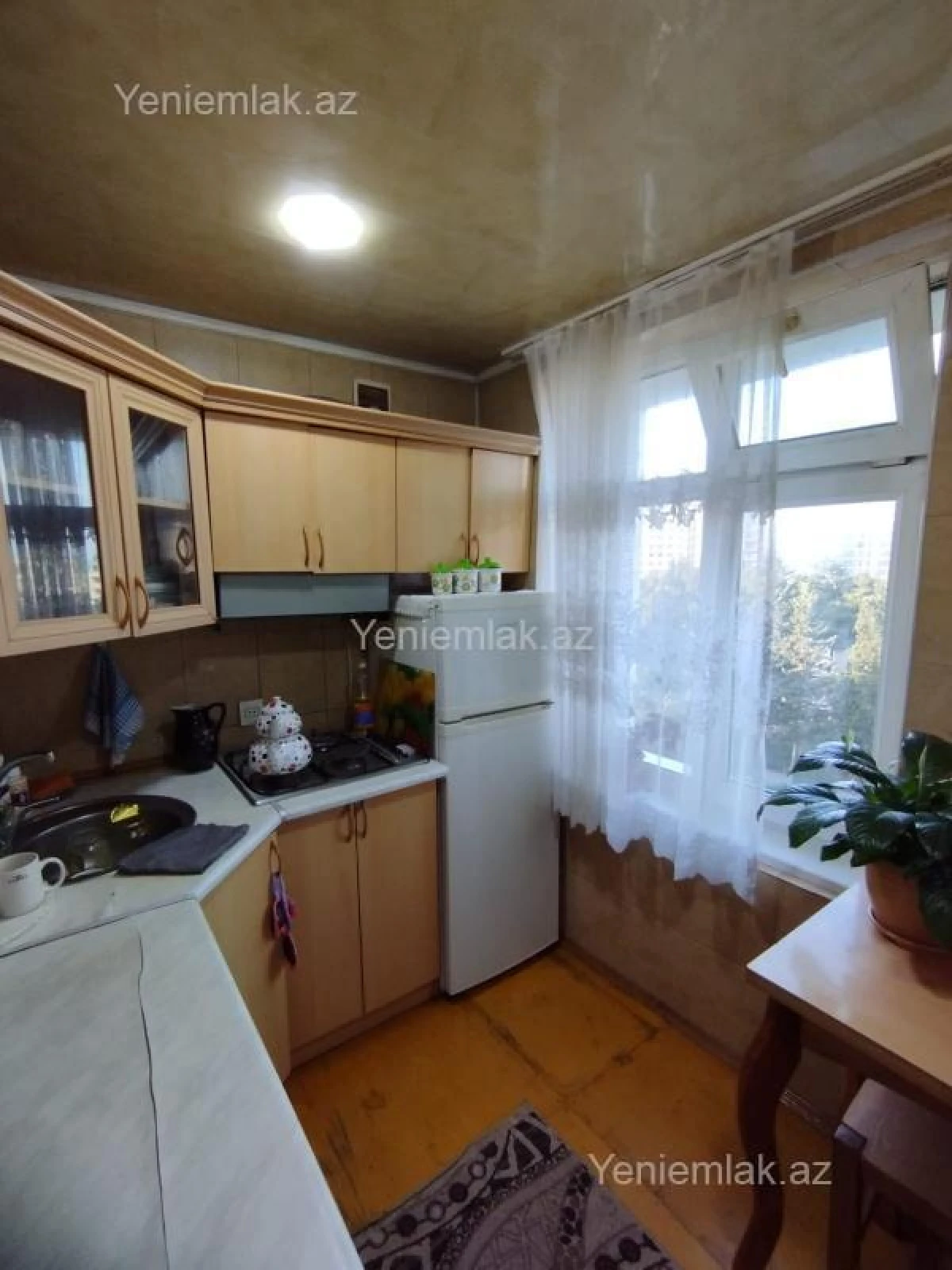 Satılır 2 otaqlı köhnə tikili 55 m²