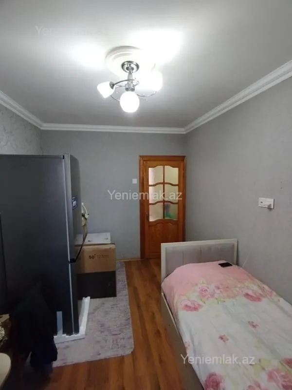 Satılır 2 otaqlı köhnə tikili 55 m²