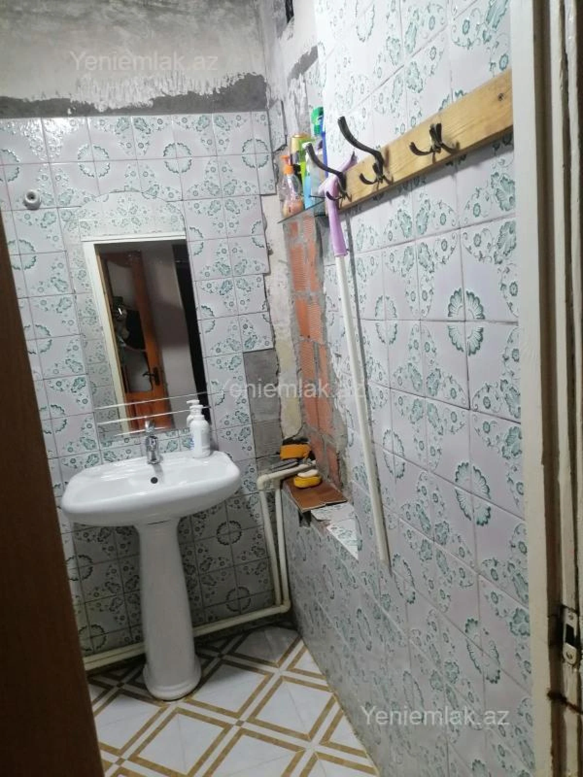 Satılır 3 otaqlı köhnə tikili 75 m²