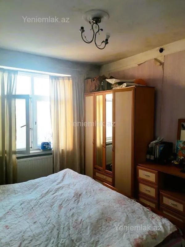 Satılır 3 otaqlı köhnə tikili 75 m²