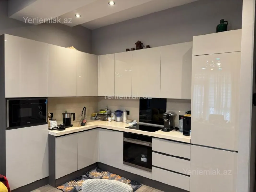 Satılır 3 otaqlı yeni tikili 90 m²