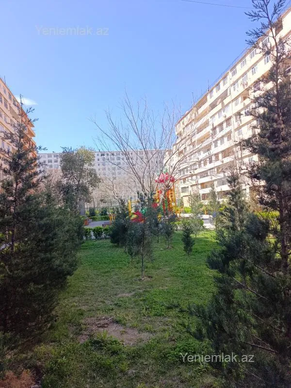 Satılır 4 otaqlı köhnə tikili 100 m²