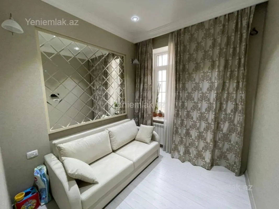 Satılır 2 otaqlı köhnə tikili 70.5 m²