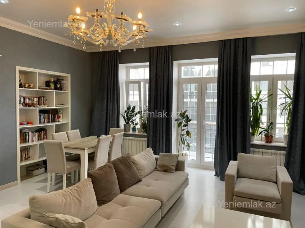 Satılır 2 otaqlı köhnə tikili 70.5 m²