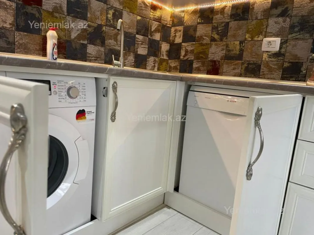 Satılır 2 otaqlı köhnə tikili 70.5 m²