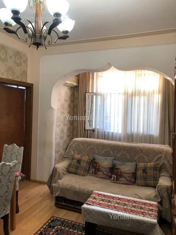 Satılır 3 otaqlı köhnə tikili 55 m²
