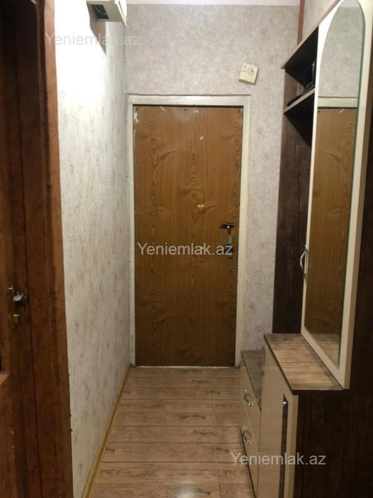 Satılır 3 otaqlı köhnə tikili 55 m²