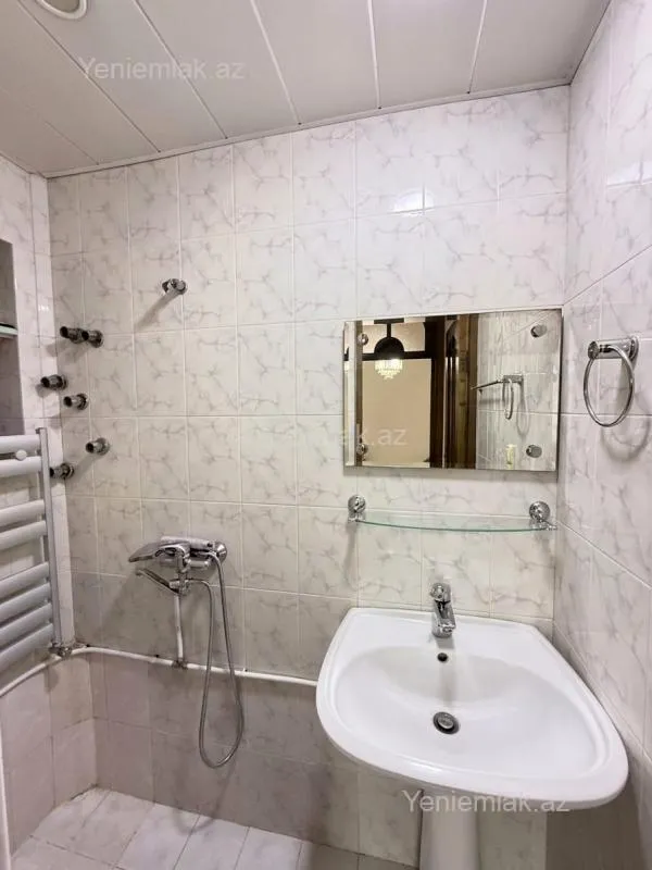 Satılır 3 otaqlı köhnə tikili 84 m²