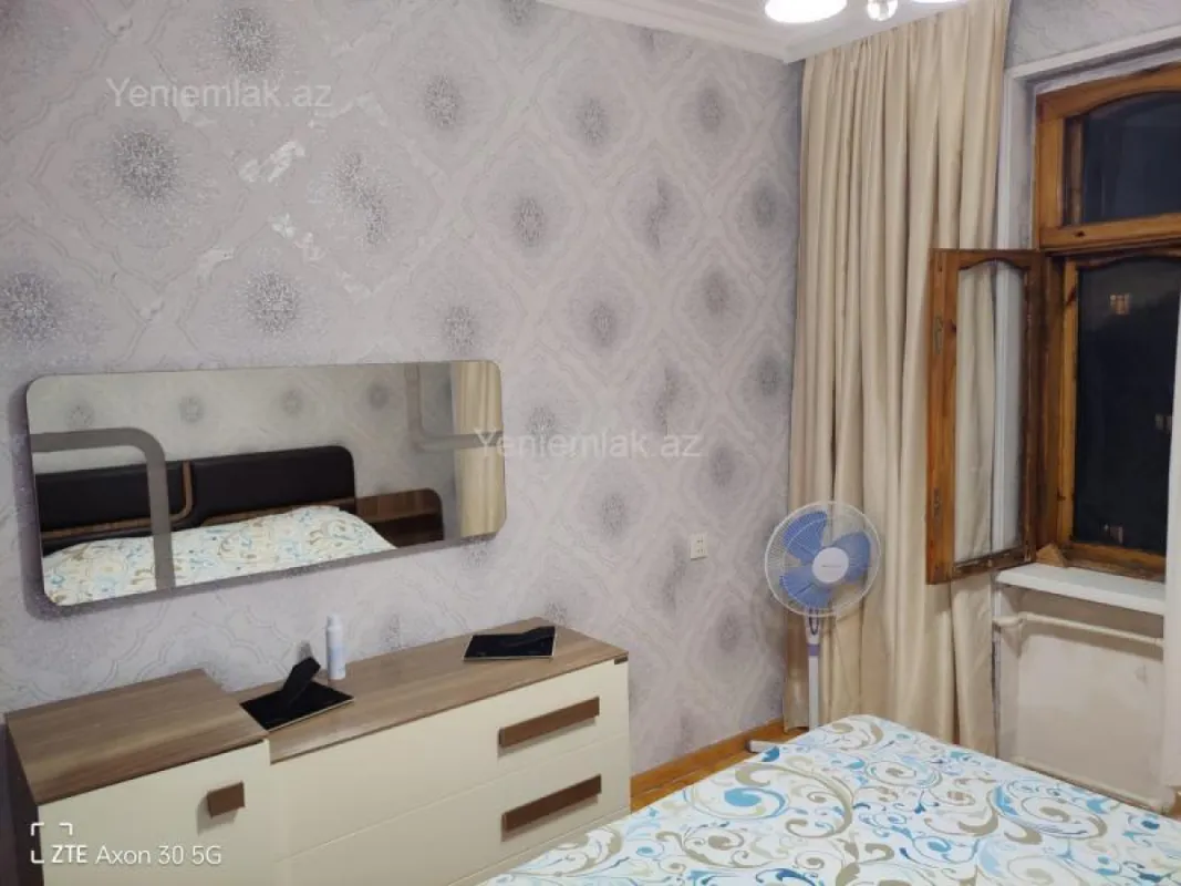 Satılır 3 otaqlı köhnə tikili 82 m²