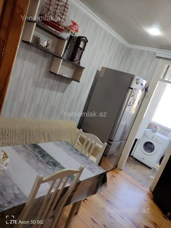 Satılır 3 otaqlı köhnə tikili 82 m²
