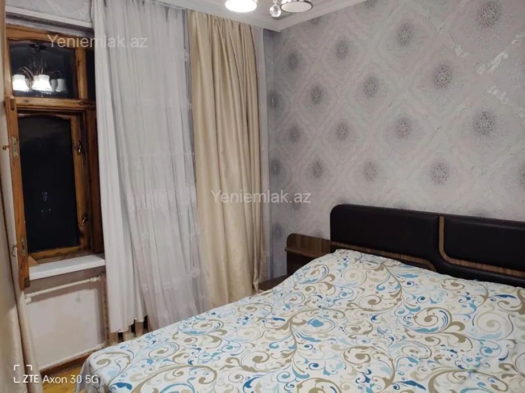 Satılır 3 otaqlı köhnə tikili 82 m²