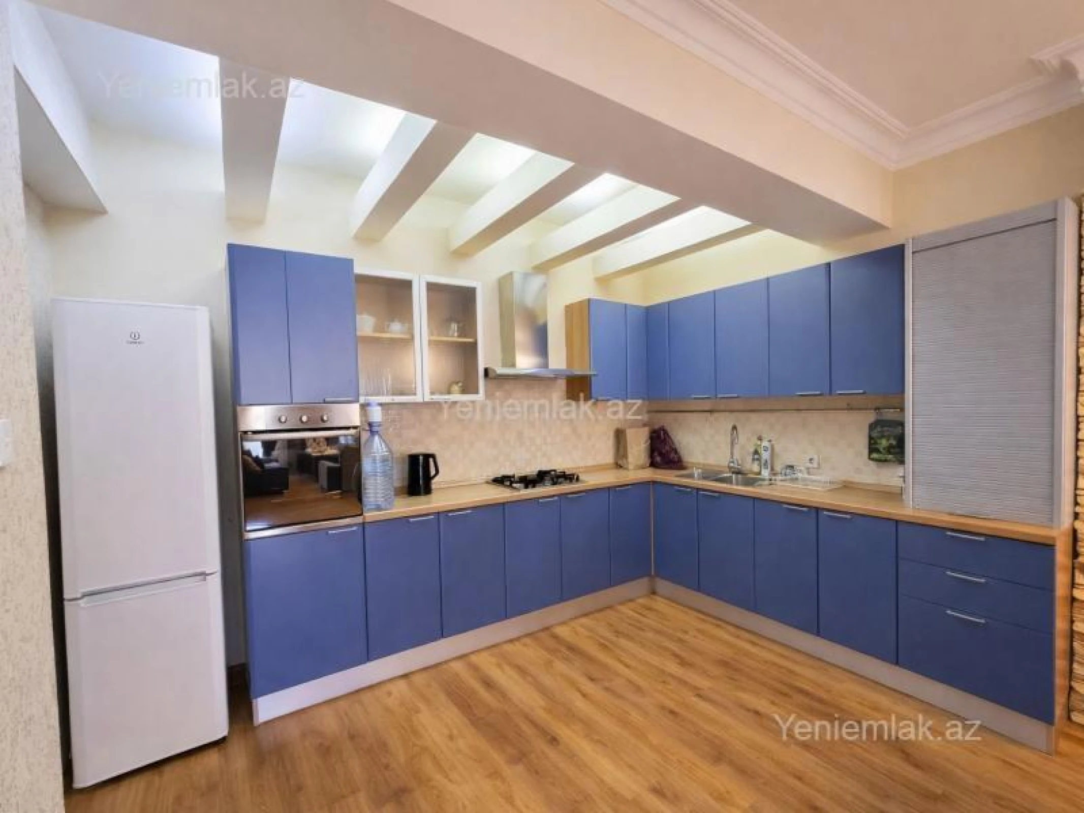 Satılır 3 otaqlı yeni tikili 160 m²