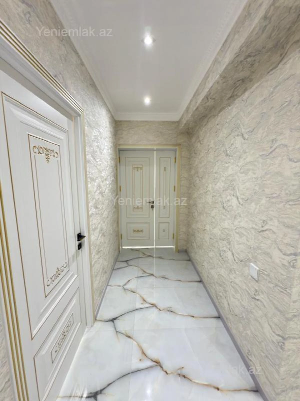 Satılır 3 otaqlı yeni tikili 120 m²