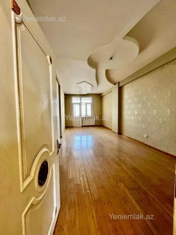 Satılır 3 otaqlı yeni tikili 135 m²