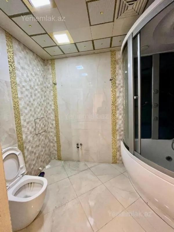 Satılır 3 otaqlı yeni tikili 135 m²
