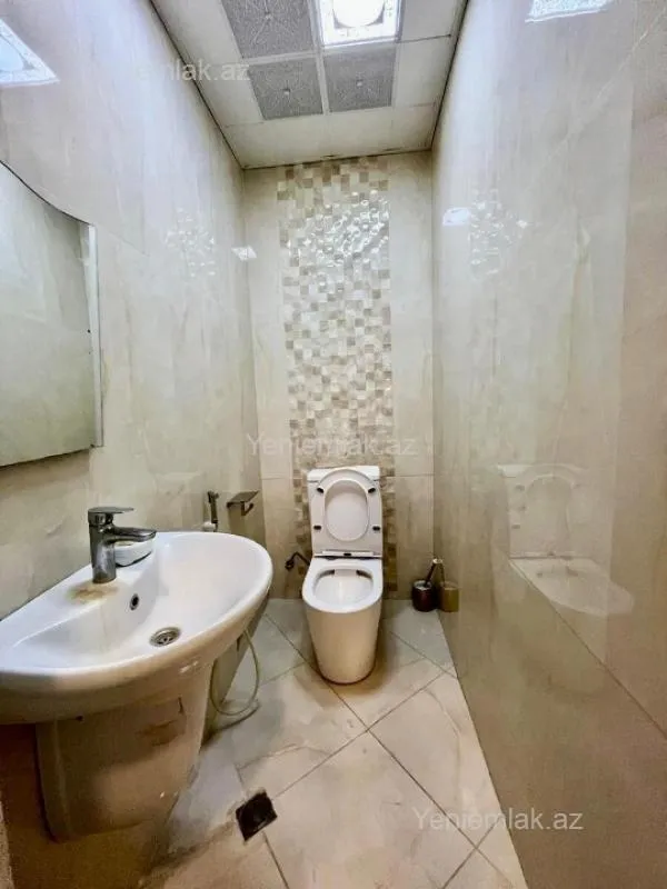 Satılır 3 otaqlı yeni tikili 135 m²