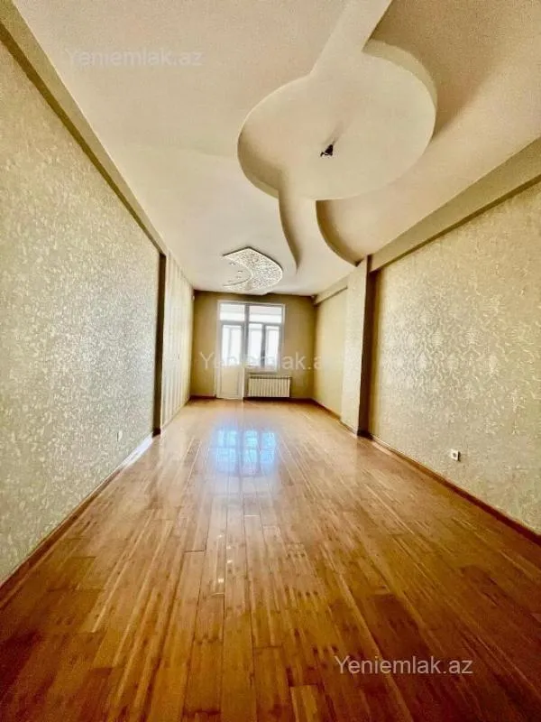 Satılır 3 otaqlı yeni tikili 135 m²