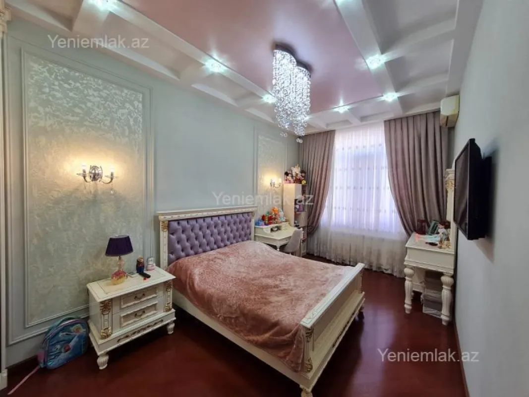 Satılır 4 otaqlı yeni tikili 220.5 m²