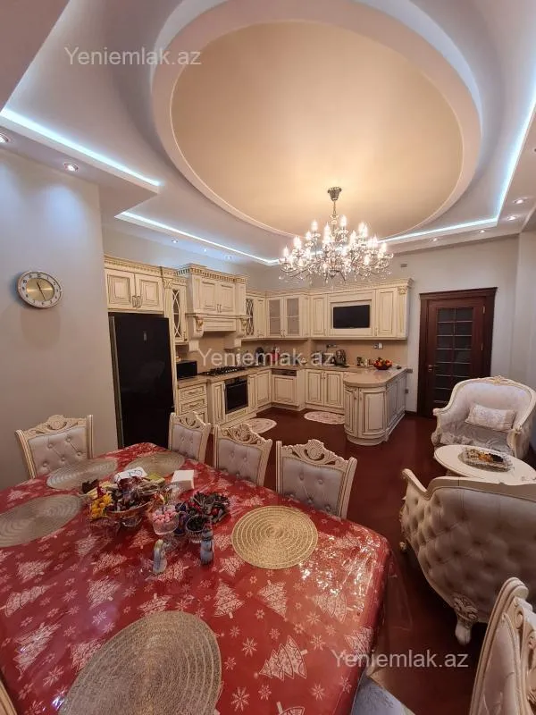Satılır 4 otaqlı yeni tikili 220.5 m²
