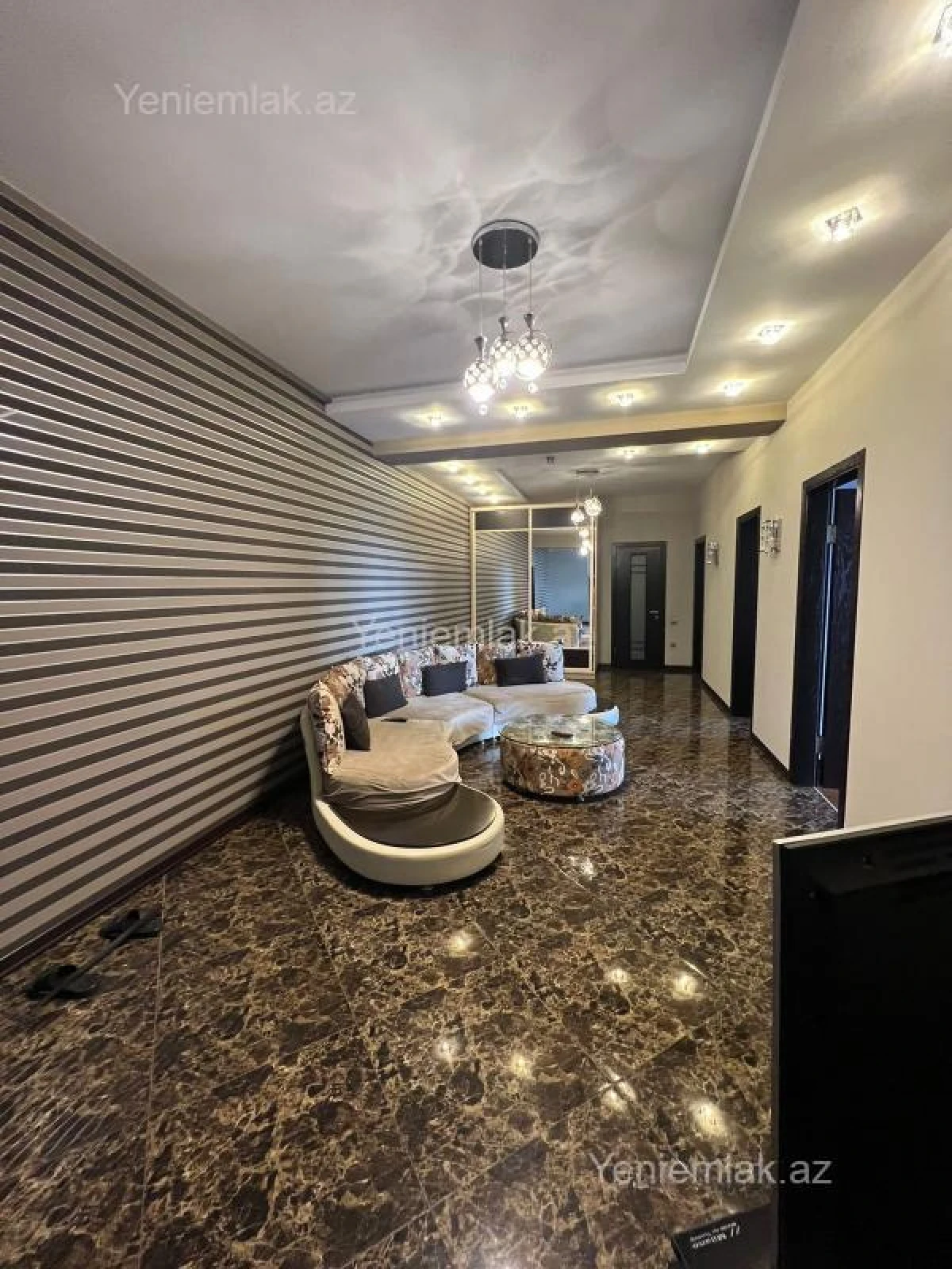 Satılır 3 otaqlı yeni tikili 170 m²