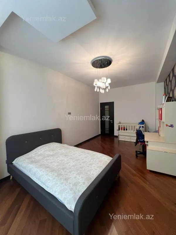 Satılır 3 otaqlı yeni tikili 170 m²