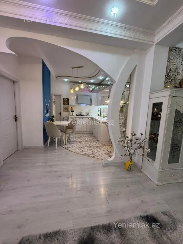 Satılır 3 otaqlı yeni tikili 94 m²