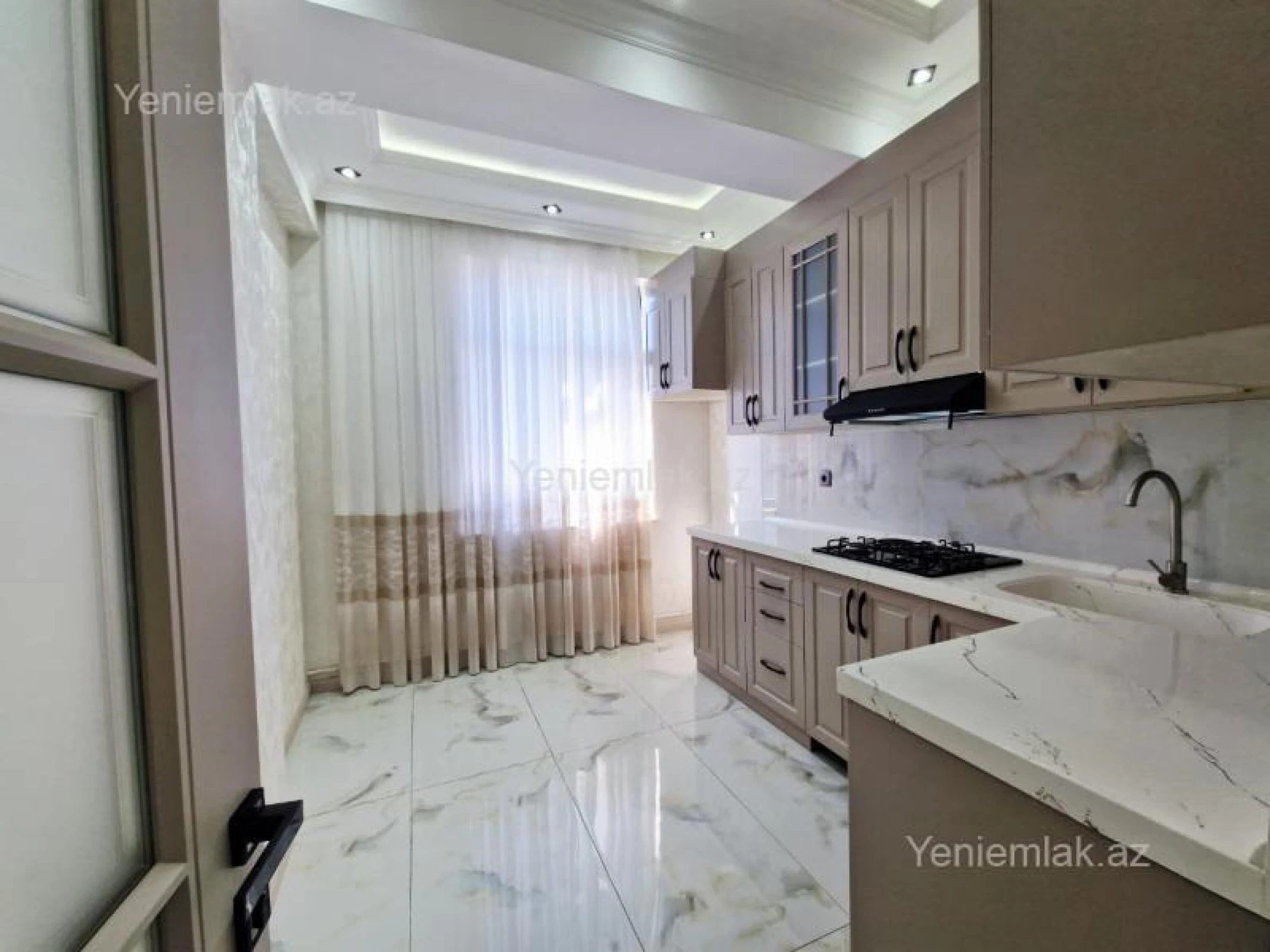 Satılır 3 otaqlı yeni tikili 92 m²