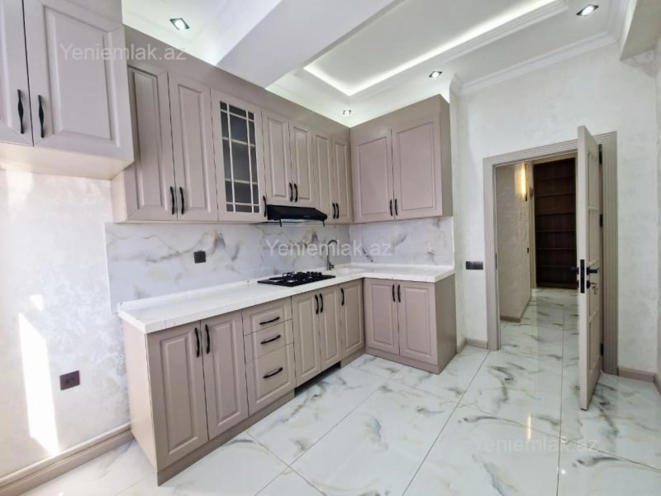 Satılır 3 otaqlı yeni tikili 92 m²