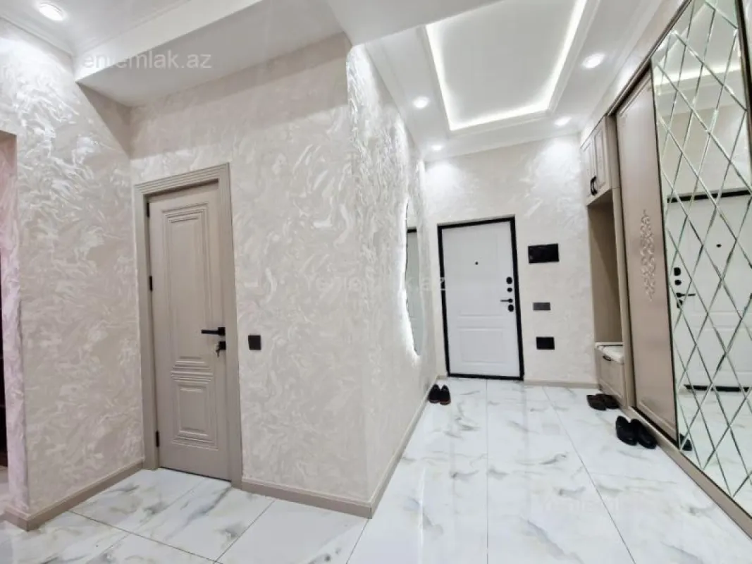 Satılır 3 otaqlı yeni tikili 92 m²