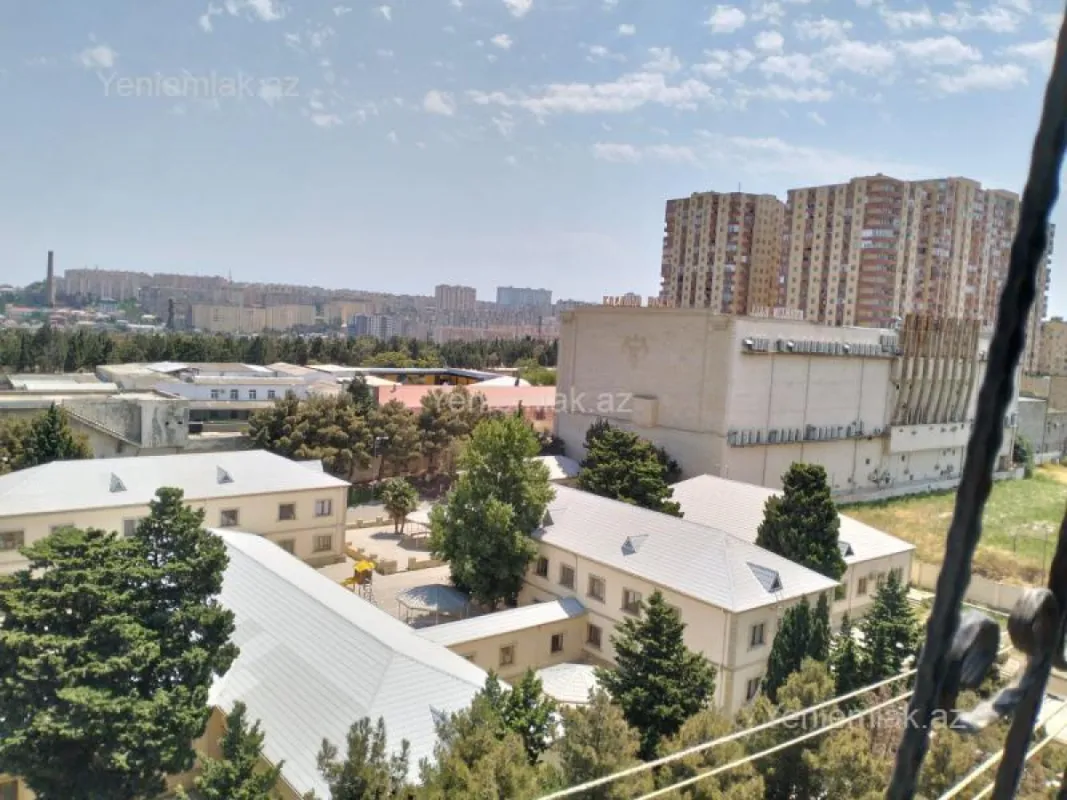 Satılır 5 otaqlı köhnə tikili 100 m²