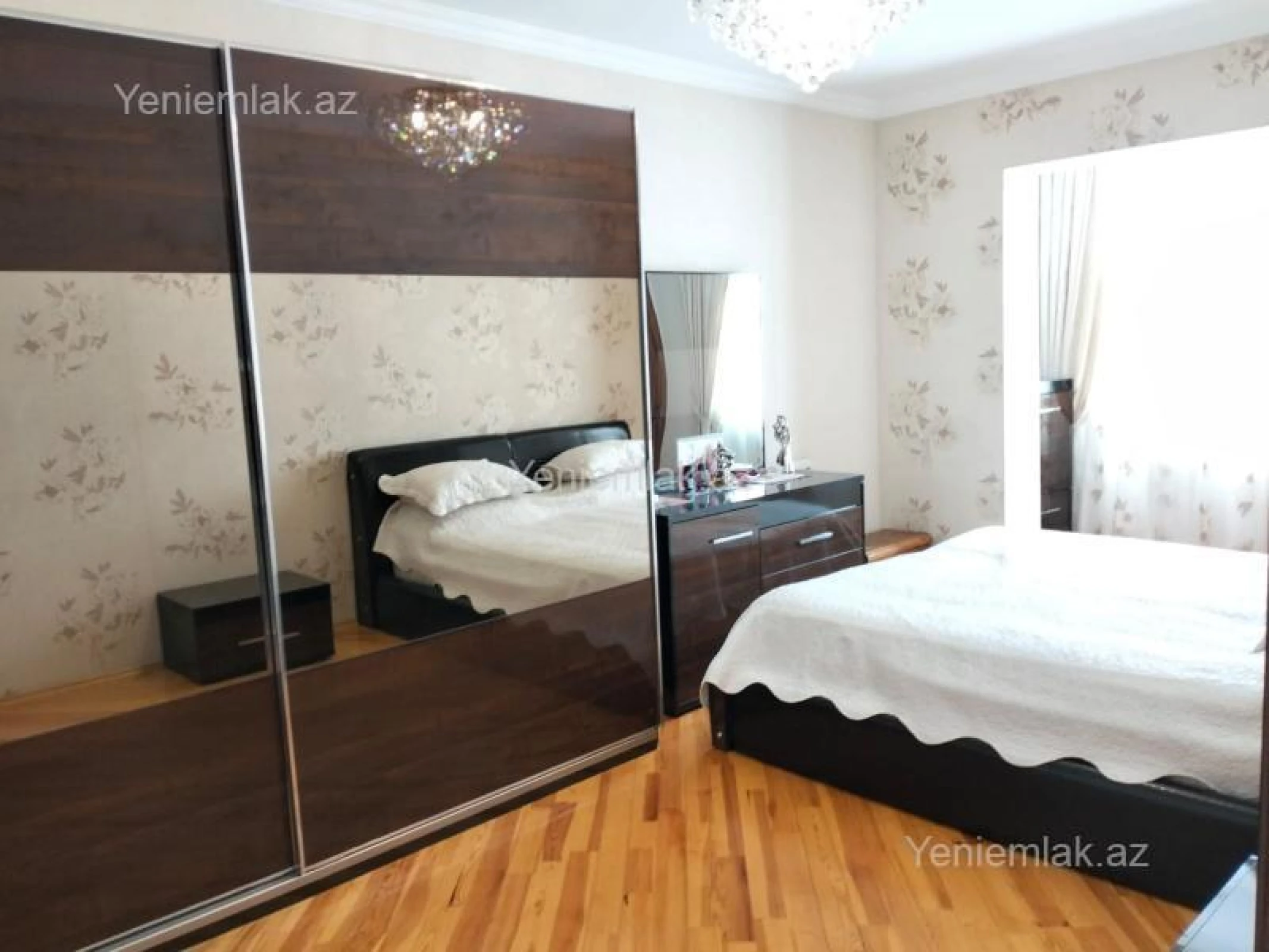 Satılır 5 otaqlı köhnə tikili 100 m²