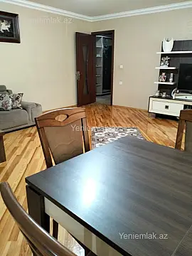 Satılır 5 otaqlı köhnə tikili 100 m²