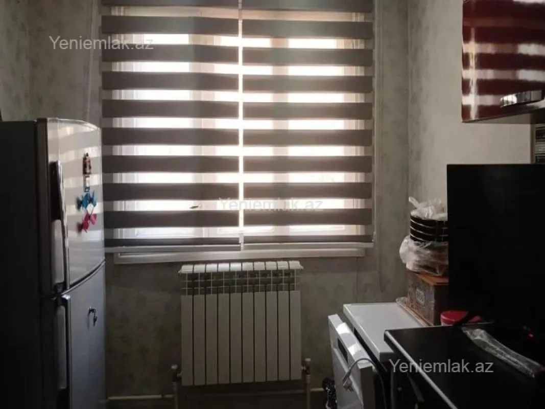 Satılır 4 otaqlı köhnə tikili 115 m²