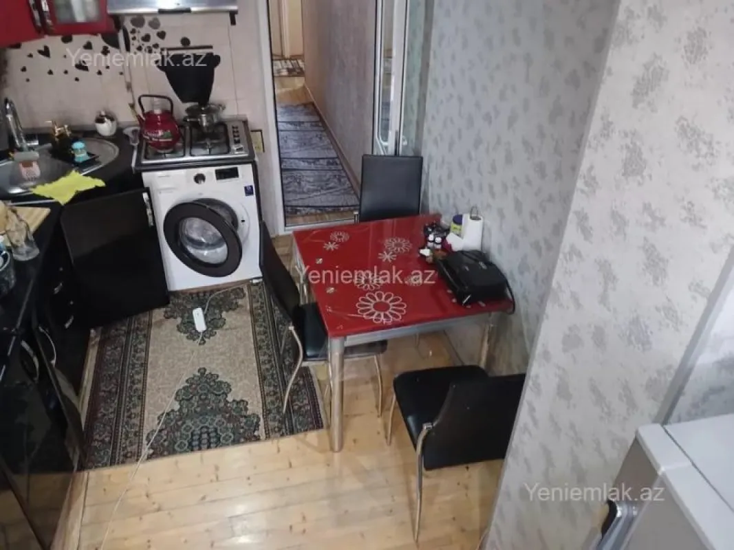 Satılır 4 otaqlı köhnə tikili 115 m²