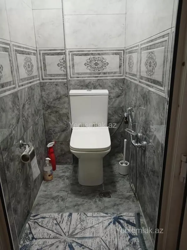 Satılır 4 otaqlı köhnə tikili 115 m²