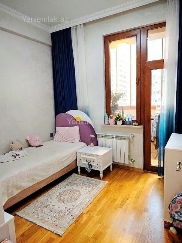 Satılır 5 otaqlı yeni tikili 160.5 m²