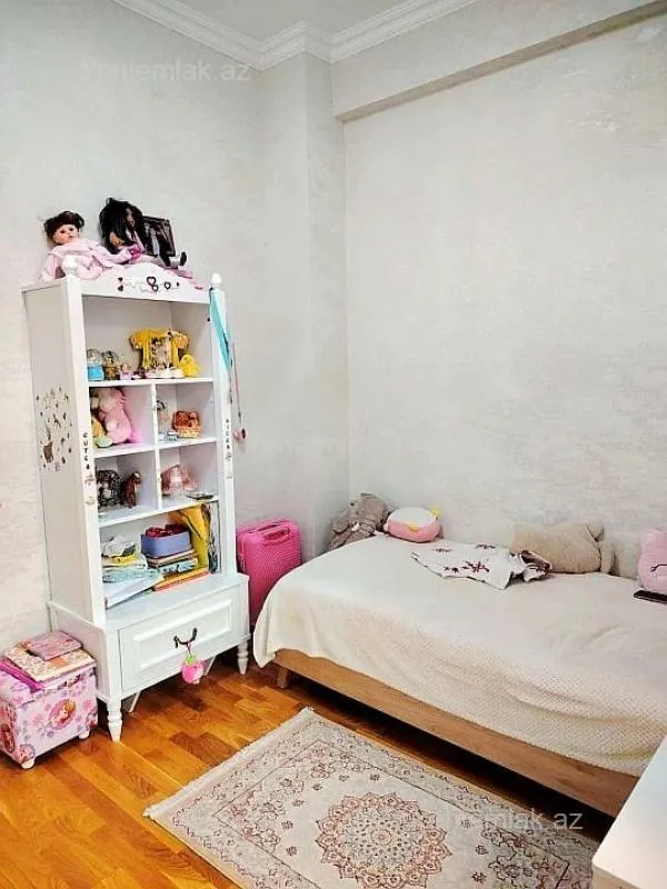 Satılır 5 otaqlı yeni tikili 160.5 m²