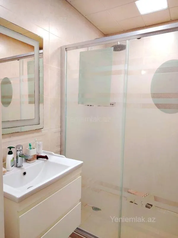 Satılır 5 otaqlı yeni tikili 160.5 m²